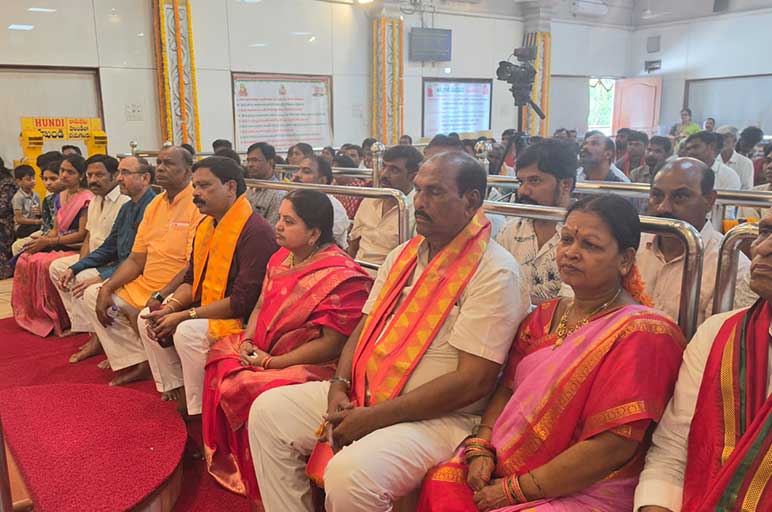 Dr. Bhagavanthu Rao Participates in Sai Nath’s 108 Kalasha Ksheerabhishekam at Chintapalli