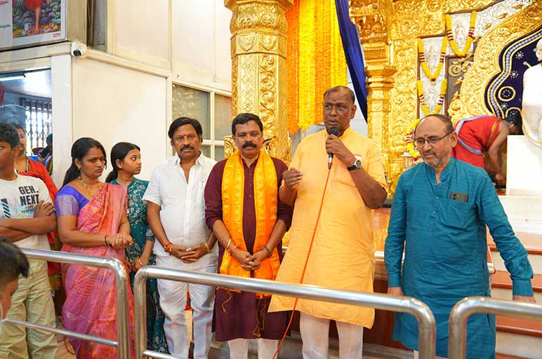 Dr. Bhagavanthu Rao Participates in Sai Nath’s 108 Kalasha Ksheerabhishekam at Chintapalli