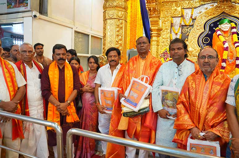 Dr. Bhagavanthu Rao Participates in Sai Nath’s 108 Kalasha Ksheerabhishekam at Chintapalli