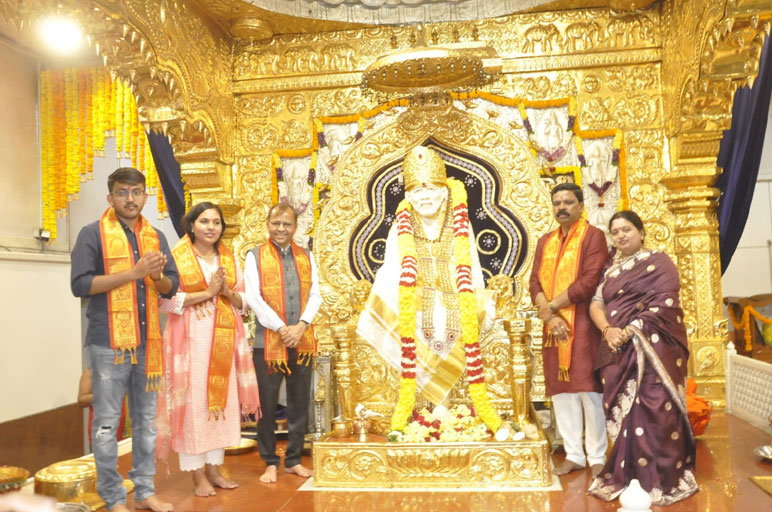 Honorable CEO of Shri Saibaba Sansthan, Shri Goraksha Gadilkar, Visits Sri Sai Sannidhi with Family