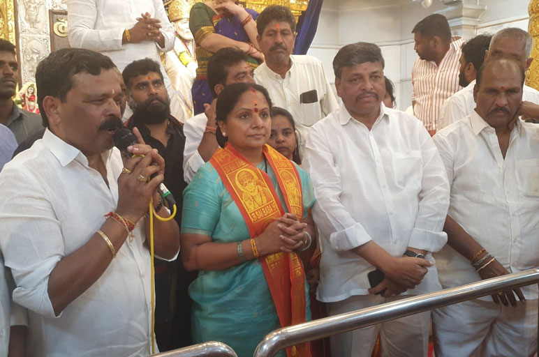 MLC Smt. Kalvakuntla Kavitha Visits Chintapalli Sai Sannidhi Temple