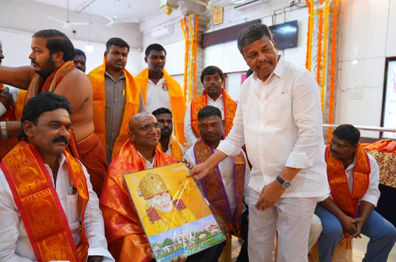 Visit of Shri R. S. Praveen Kumar Garu to Sai Sannidhi